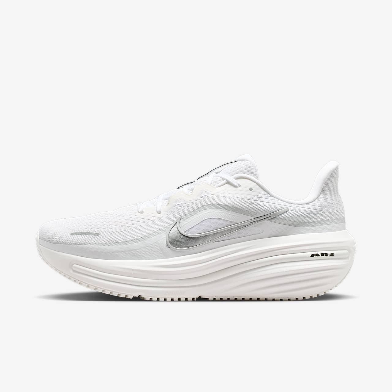 Nike Winflo 12 in White / Black / Photon Dust