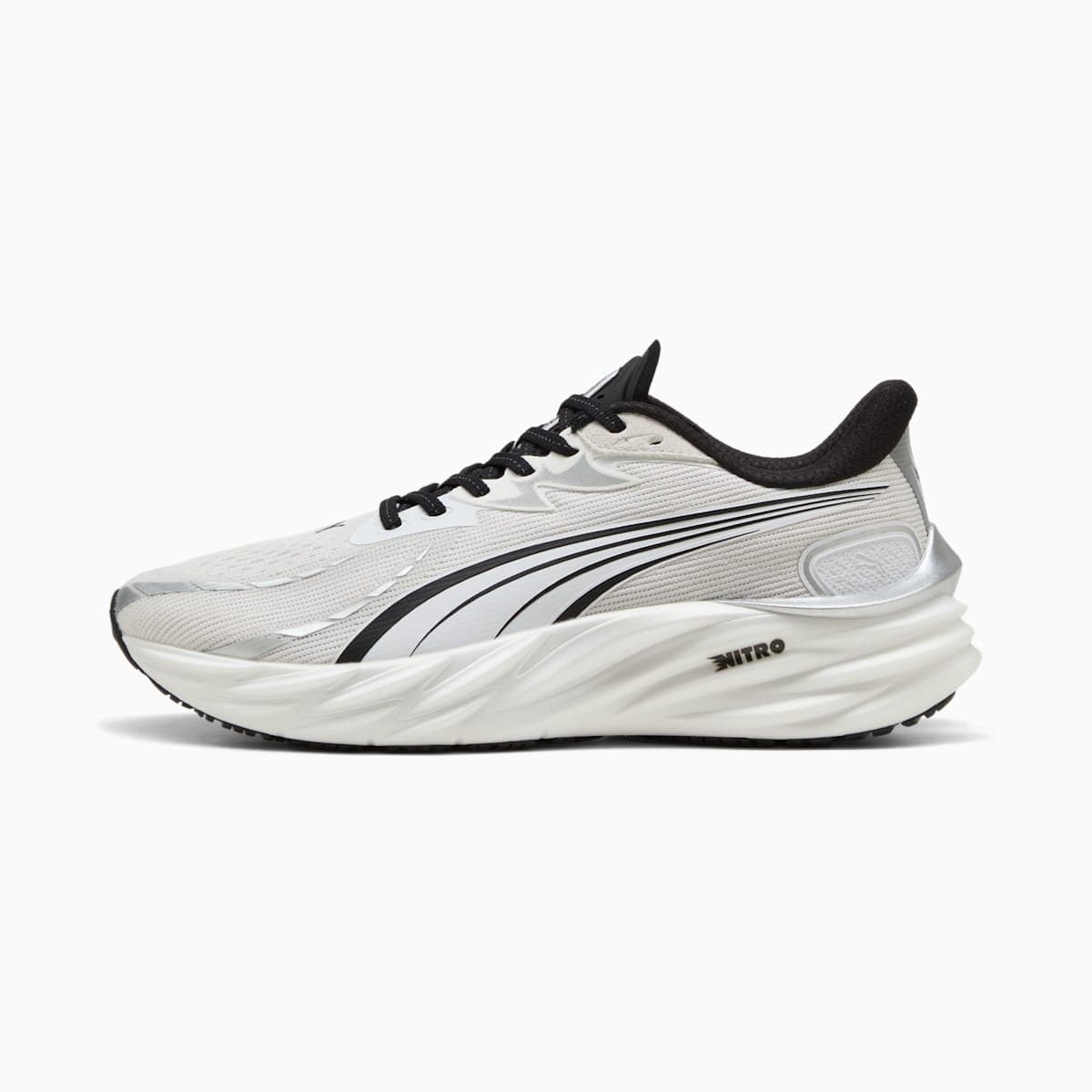 Puma Velocity NITRO 4 in Black / White