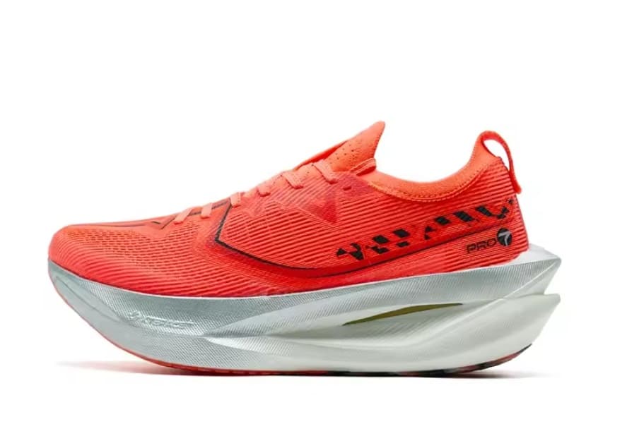 Xtep 160X 7.0 Pro in Solar Red / White
